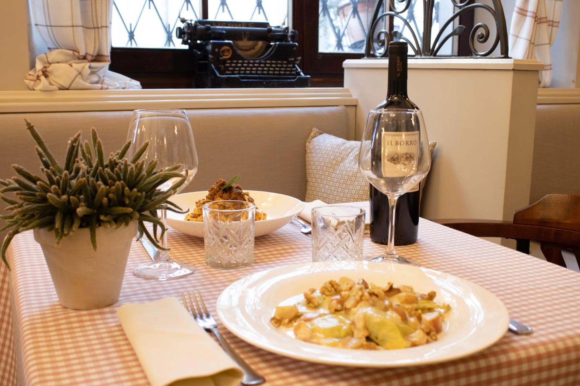 Boutique Hotel Fox'S Inn San Giustino Valdarno Exterior photo
